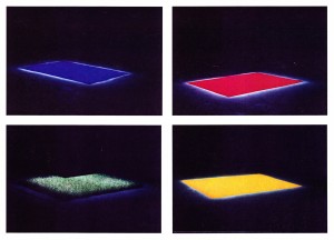 Drieaaeenoo (met Peter Simons), hout, doek, licht, pigment, gras. 8 Installaties, Nijmegen, 1988